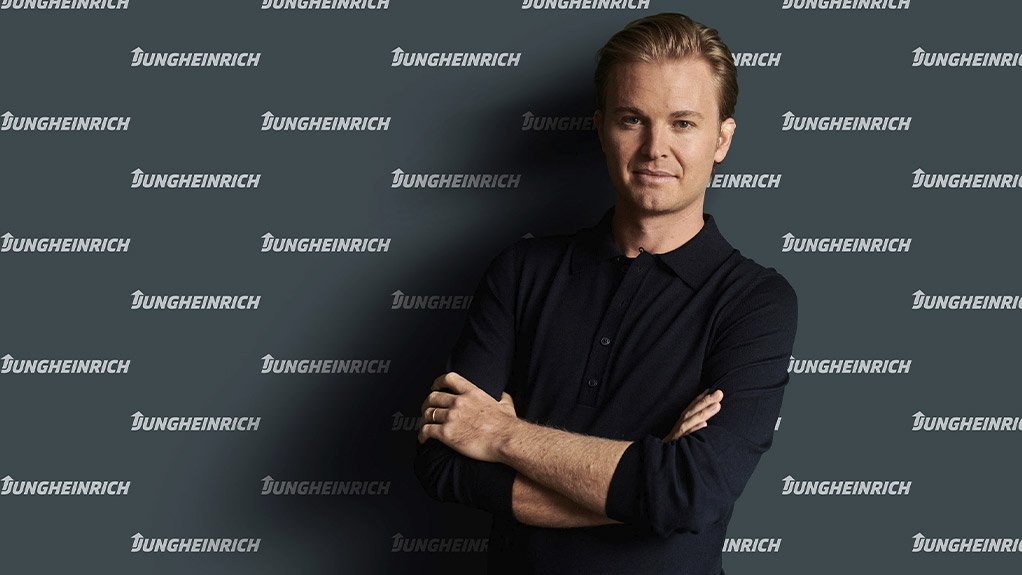 Racing together towards e-mobility and sustainability: Nico Rosberg becomes brand ambassador for Jungheinrich