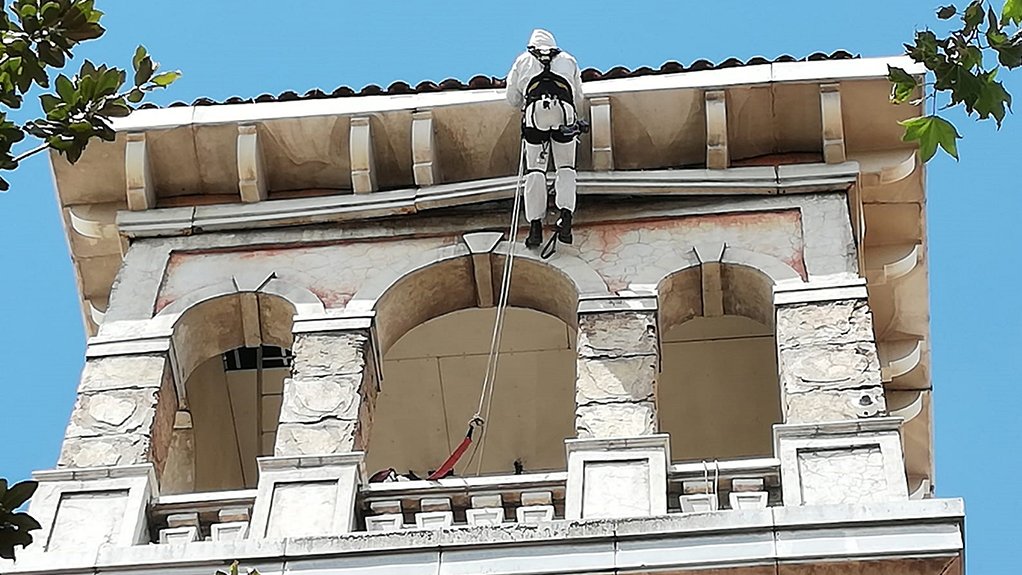 Image of Skyriders conducting at-height maintenance at Montecasino 