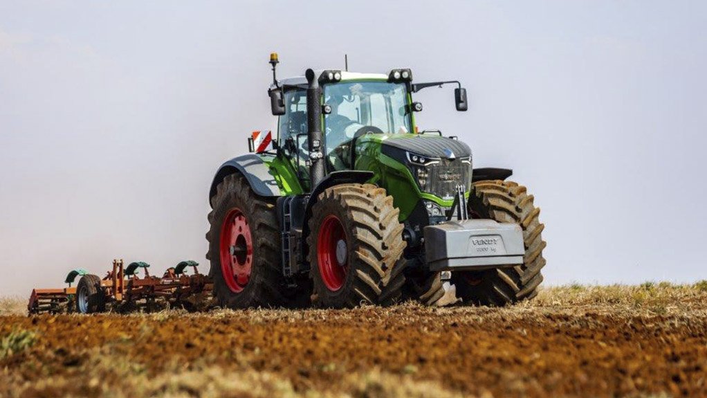 Father-and-son duo embrace precision farming at Modderbult in Balfour thanks to Fendt