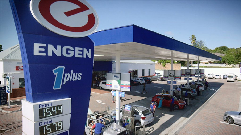Image of the Engen garage and retail shop 