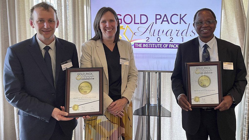 From left to right: Director Nico Bosman, General Manager Ruth Combrink and Director Michael Ngubane receiving awards in 2 categories at the IPSA Gold Pack Awards