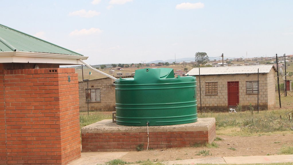 Image of a borehole donated by Gift of the Givers and Sumitomo Rubber South Africa