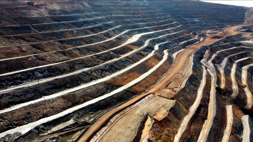 Vale halts iron-ore operations due to heavy rains, maintains guidance