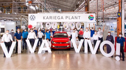 Image of the 100 000th Vivo being produced at VWSA's Kariega plant