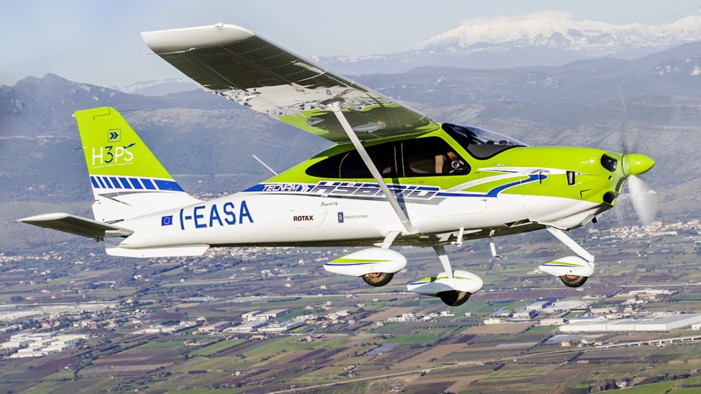 The Tecnam P2010 H3PS in flight