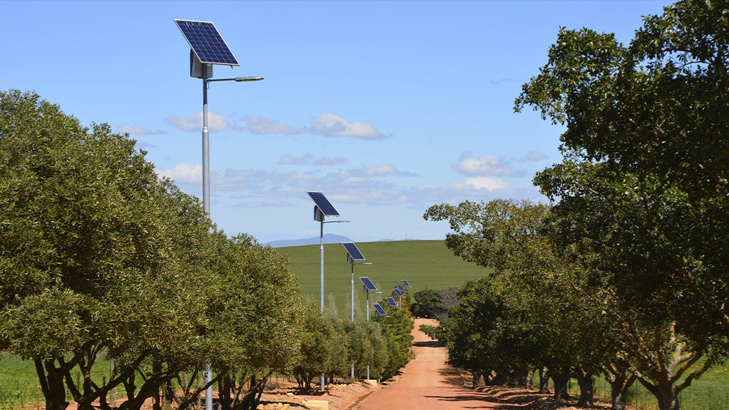 BEKA SOLAR units have been installed along the road leading up the Langgewens Research Farm