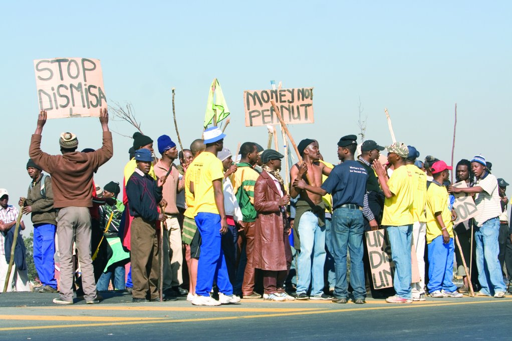 Image of mining workers on strike 