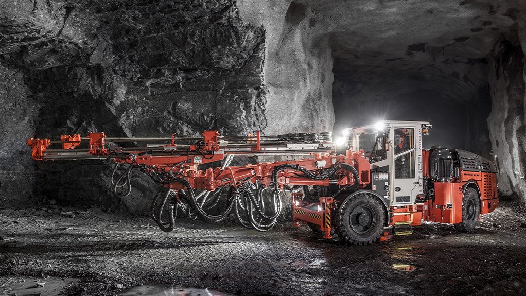 The Sandvik DD422i development drill rig features a full-face drilling automation system that ensures mines consistently achieve their optimum decline profiles, with minimal over- or under-breaking.