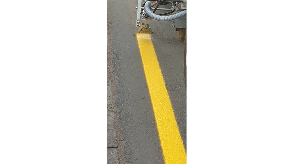 Image of Plascon Roadtect 4500 yellow being applied to a road surface