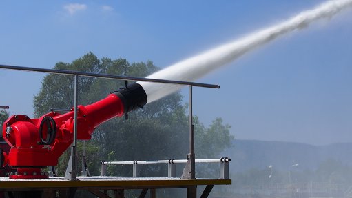 A large fire fighting nozzle which is fitted with a Dosetech Fire Dos proportioner which mixes air water and foam agent to effectively fight fires. 