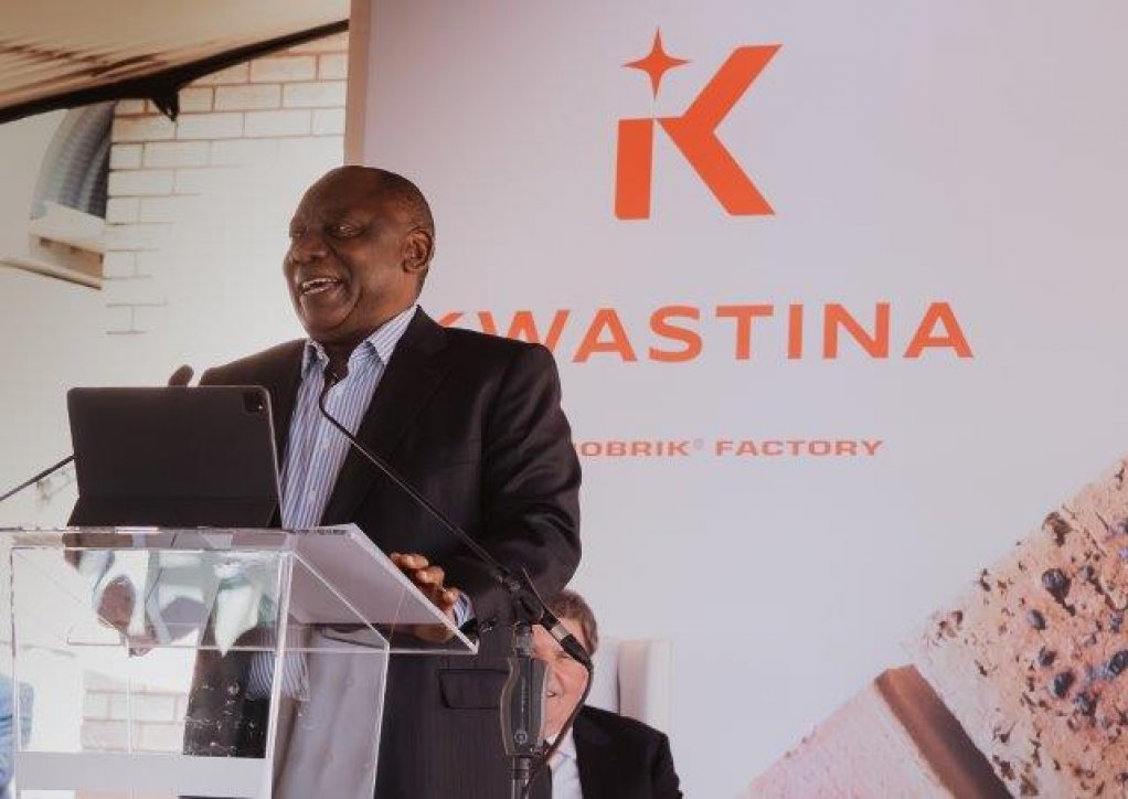 Image of President Cyril Ramaphosa launching the official opening of Kwastina Corobrik factory 