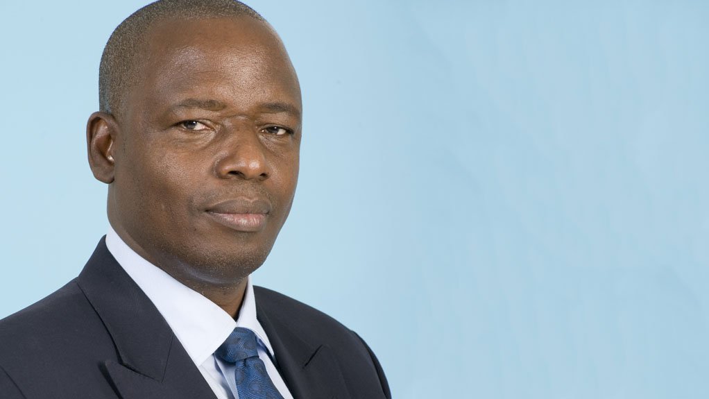 A head shot of Botswana Chamber of Mines CEO Charles Siwawa