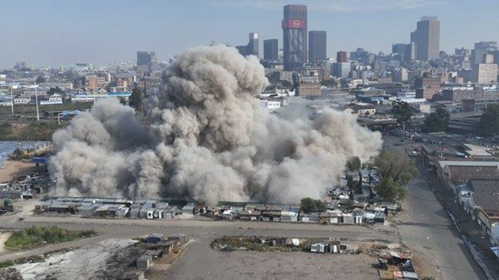 Successful implosion of Kaserne building in Joburg