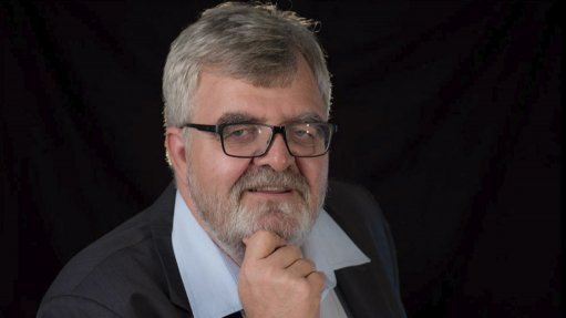 Well-known economist Mike Schüssler has died