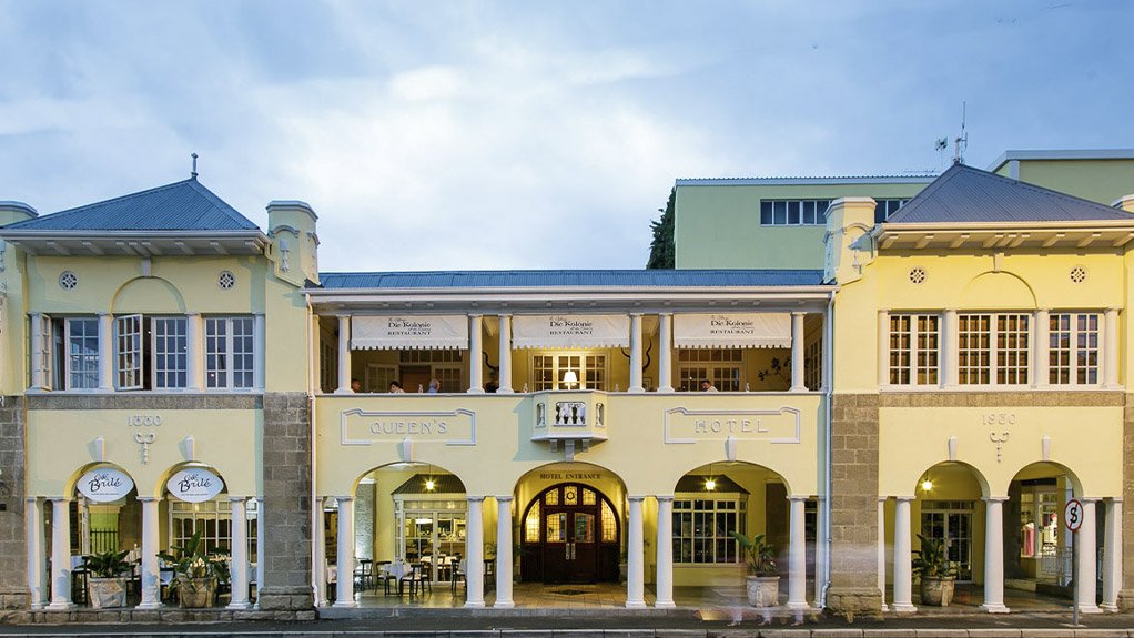 BON Hotel signs the Queen's Hotel in Oudtshoorn  