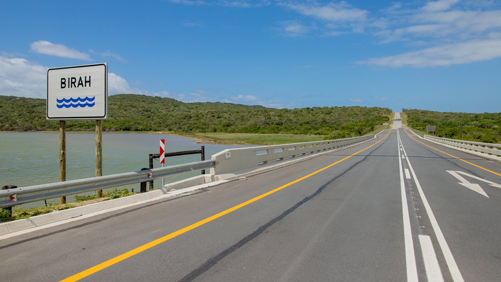 PROJECT DELIVERY
The agency’s 22 266 km road network includes the recently upgraded R72 between Birah river and Openshaw Village, in the Eastern Cape
