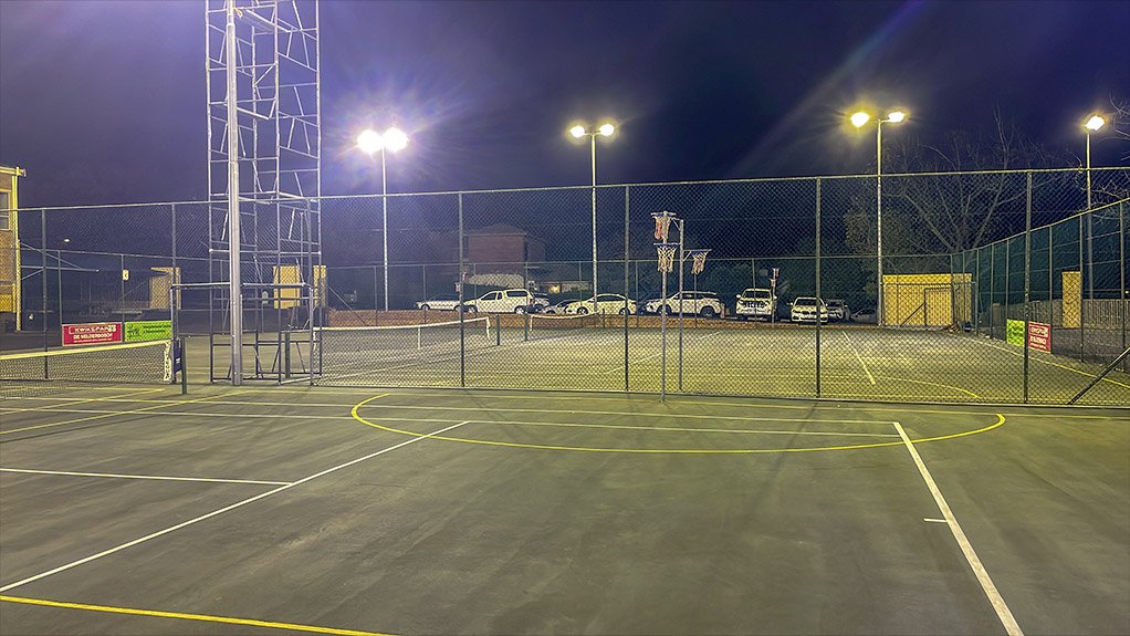 The OMNBLAST-1-E MIDI illuminates the Tennis Courts