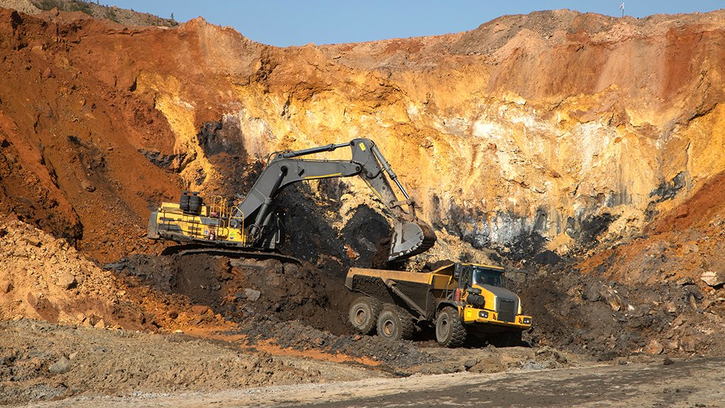 MINING MUSCLE
Seven 90-t excavators and 21 60-t articulated dump trucks to mine the Gugulethu project, which is set to produce single RB3 product for export
