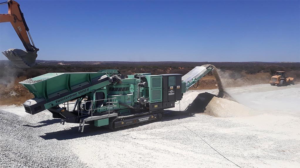 TWISTERTRAC
The TwisterTrac VS350E is a track-mounted, self-driven, feeding, crushing and stockpiling machine for tertiary and quaternary crushing applications