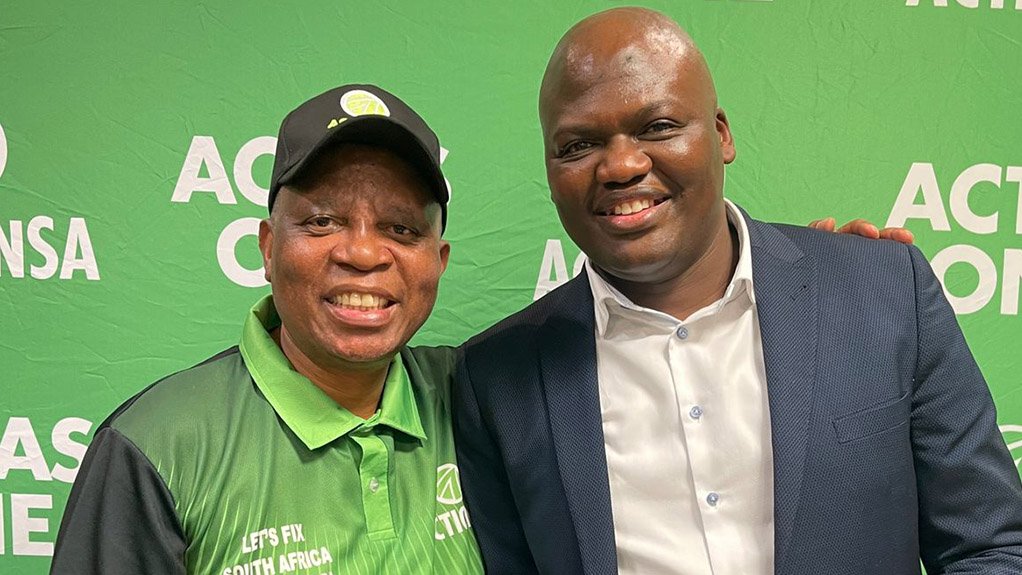 Image of Herman Mashaba and Zwakele Mncwango 