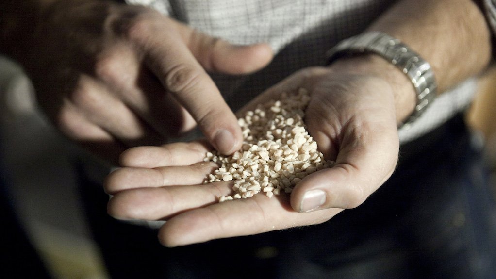Image of potash in hand