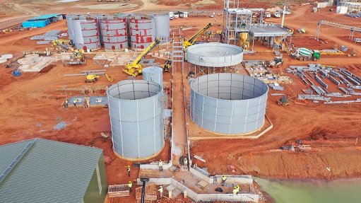 CIL and water tanks erected at Séguéla. Thickener assembly and structural steel erection under way - October 2022