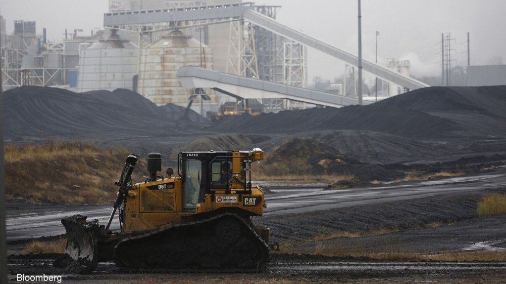 US coal prices plunge 45% as warm winter weather stifles demand 