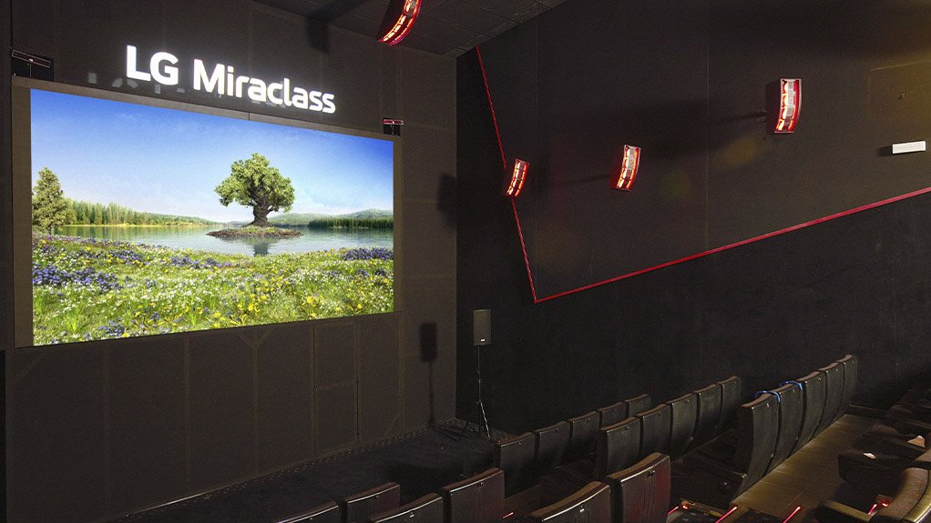 LG Cinema LED Screen 
