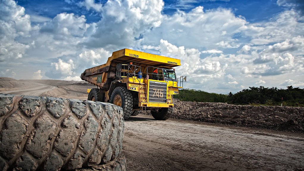 Image of construction vehicle to show that Oxair Gas Systems provides on-site nitrogen for mining vehicles
