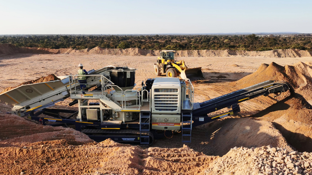 The Lokotrack LT200HP mobile cone crusher is being used to crush historic dumps in Zambia