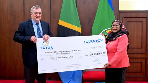 Barrick president and CEO Dr Mark Bristow with Tanzania President Samia Suluhu Hassan.