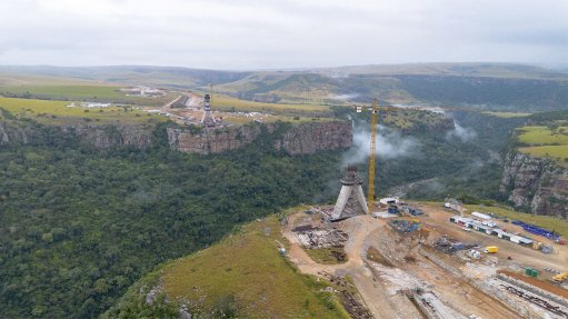 COMPLEX CONSTRUCTION: Construction of the Msikaba Bridge project, which is valued at R1.72-billion, is now firmly under way after being disrupted by the Covid-19 lockdowns. The 580-m span, 195-m high, cable-stay bridge is anticipated to be completed at the end of February 2025, and will be the longest cable-stay bridge in Africa. The bridge is being built near Lusikisiki, in the Eastern Cape, over the Msikaba gorge.The bridge forms part of the R20-billion South African National Roads Agency’s N2 Wild Coast project.
