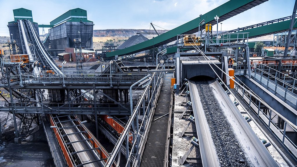 A Weba chute effectively facilitates the seamless transfer of coal ore through a conveyor