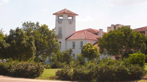 Protesting University of Fort Hare students set fire to building hours before exams