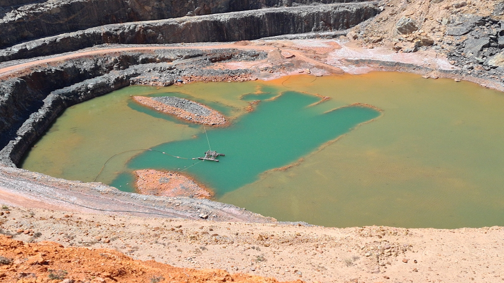 Image of Black Swan pit dewatering
