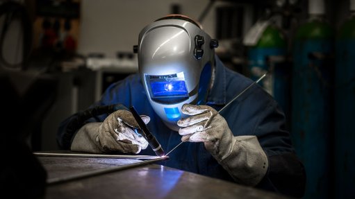 ENHANCED TRAINING CAPABILITIES
The SAIW has a robotic welder, and now offers a robotic welding course. SAIW also has virtual welders that can be used to help train welders
