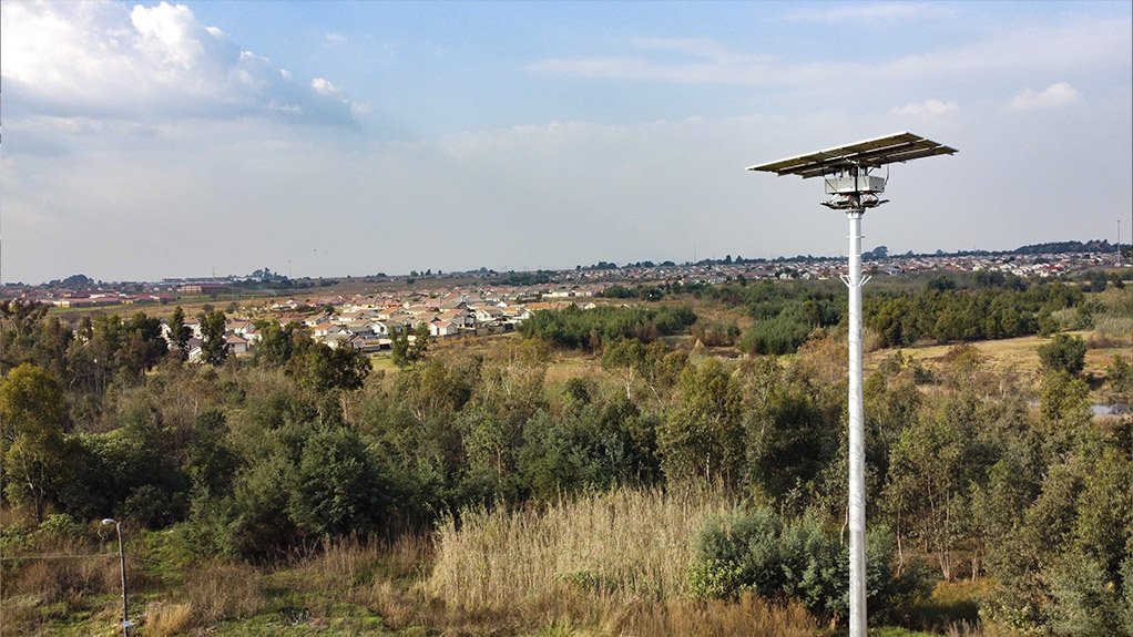 The SOLARFLOOD is the solar lighting highmast solution for all area applications