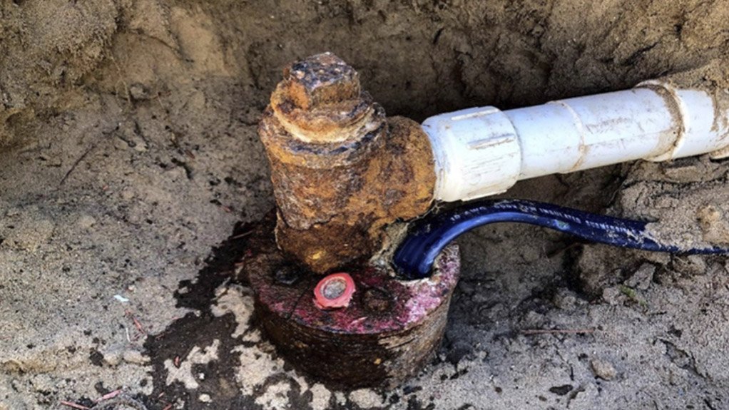 A clogged borehole in the Atlantis Aquifer Water Supply Scheme (image copyrighted to More Water CC). The reddish coating on the equipment is the result of Fe particles that cause clogging.