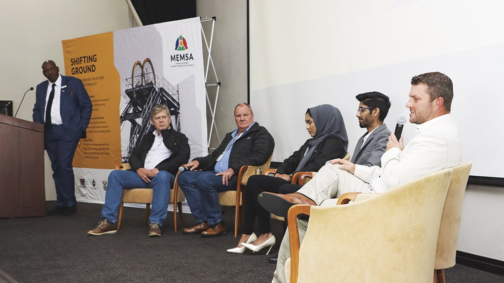 Innovation for Mining Winners – Lt – Rt (Anton Wheeler of Bell Equipment, Martin Pretorius of Nkangala Mining, Sayeeda Mayat of Buraaq Mining Services, Muhammad Kudoos of Buraaq and Ruan Kukard of AZMET Technologies and Projects