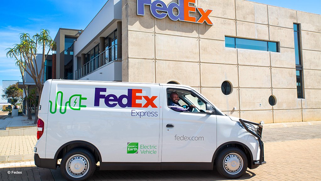 Image of a FedEx Maxus EV 