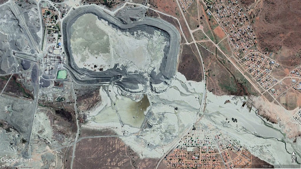 A satellite image of the Jagersfontein tailings dam breach