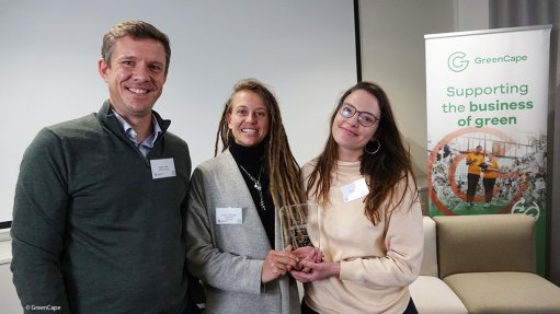 Ewan Gray (left) of RMB Ventures with Chloe Cormack (centre) and Melian Dott (right) of BAOM eco solutions