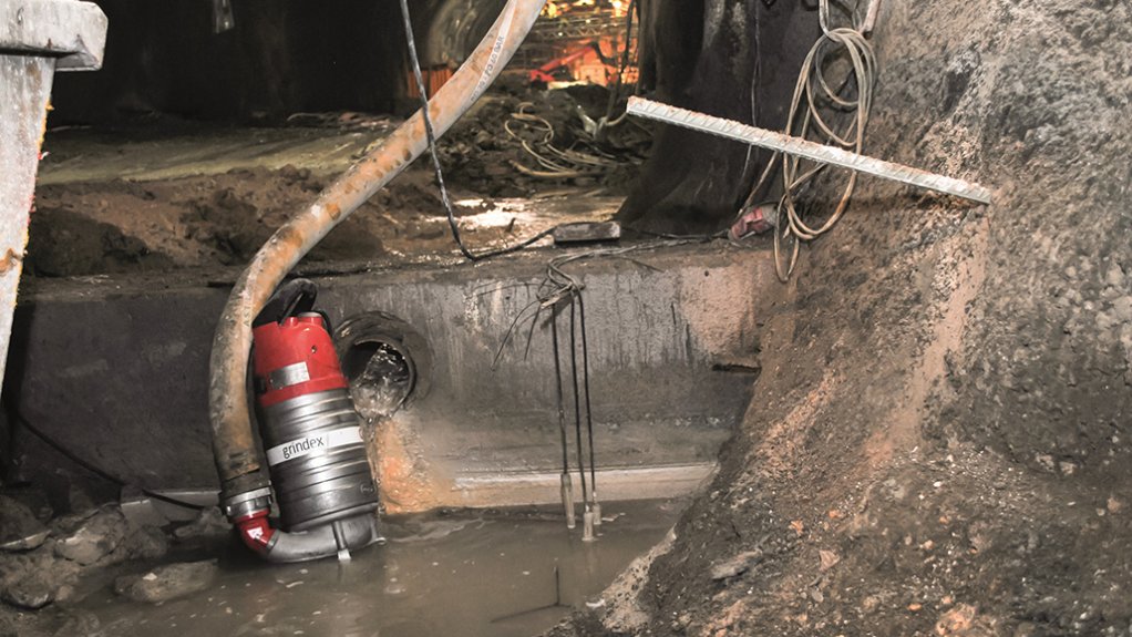 Th above image depicts a Grindex Salvador sludge pump in action underground.
