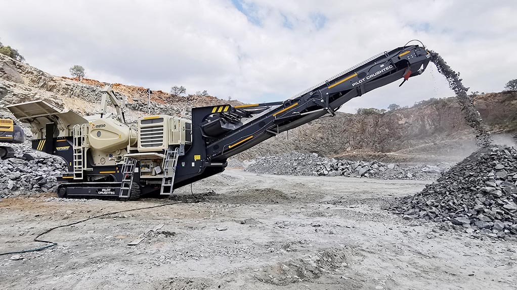 ROBUST CRUSHER
The Lokotrack LT120 is a robust, track-mounted primary crusher, optimal for mining and quarrying applications