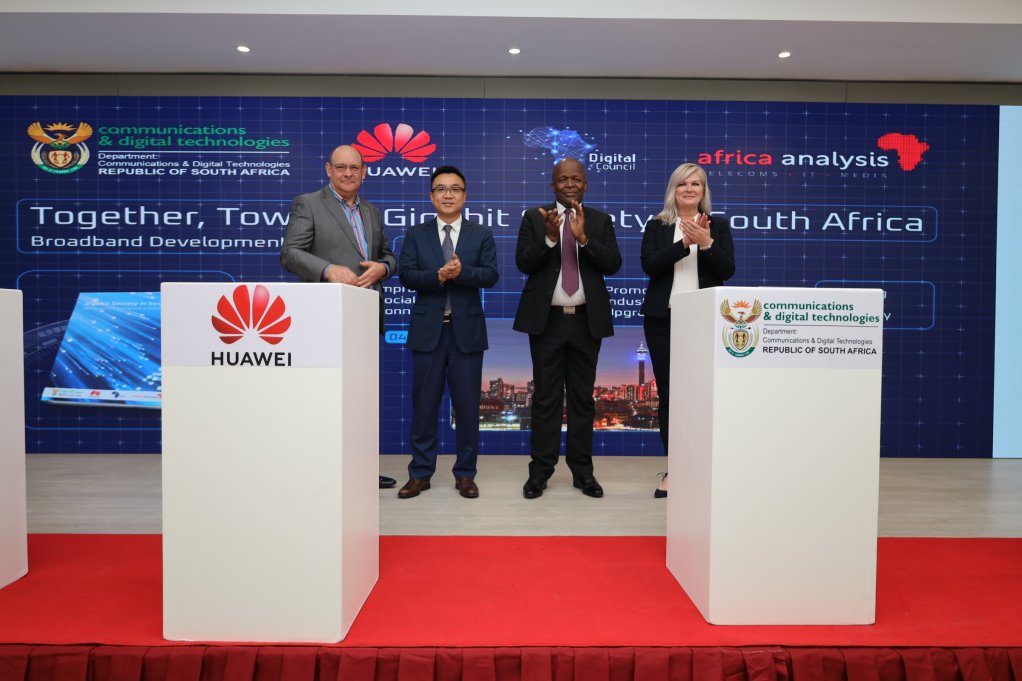 Africa Analysis MD Andre Wills, Huawei South Africa CEO Will Meng, Communications and Digital Technologies Minister Mondli Gungubele and Digital Council Africa CEO Juanita Clark