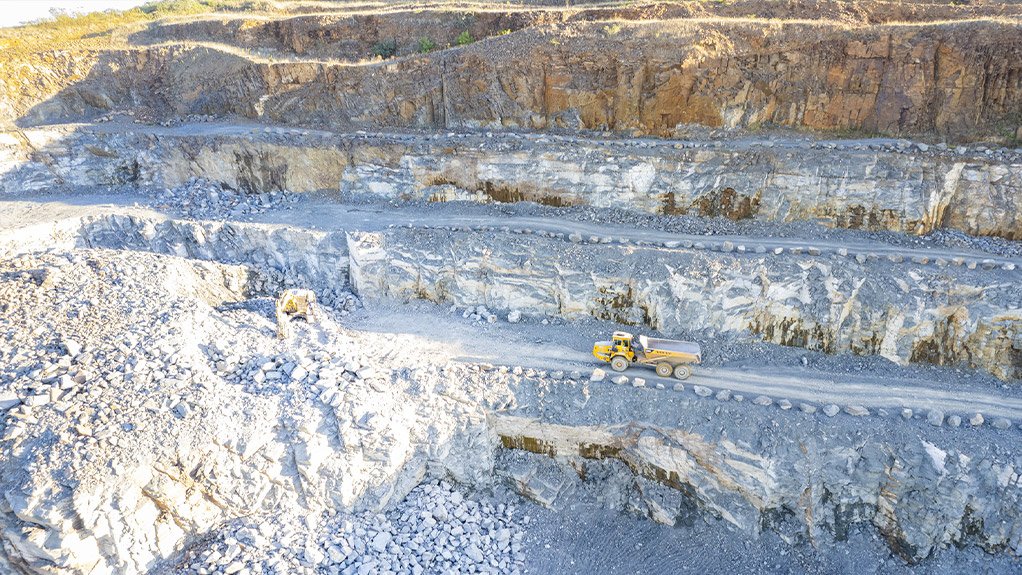 AfriSam’s Umlaas Quarry has focused its efforts on the ‘blue’ material
