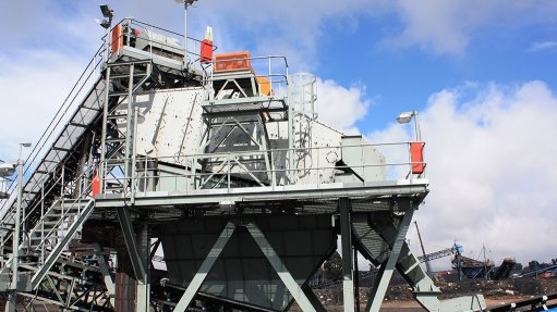 Image of double deck vibrating screen in a coal application