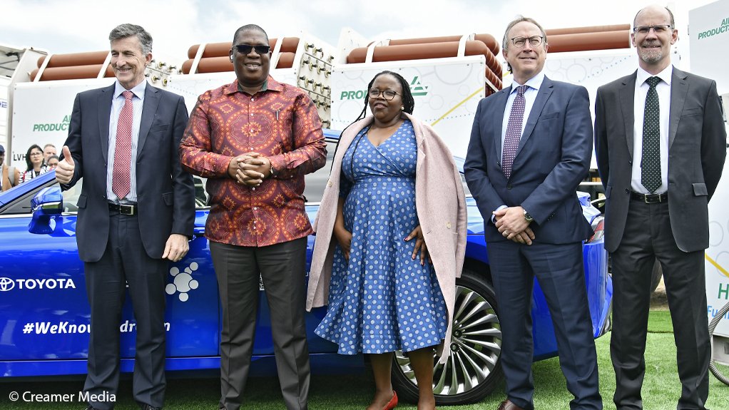 Toyota's Andrew Kirby, Gauteng Premier Panyaza Lesufi, Gauteng Transport MEC Kedibone Diale-Tlabela, Sasol's  Fleetwood Grobler and Air Products MD Robert Richardson at proof of concept launch at Smarter Mobility Summit