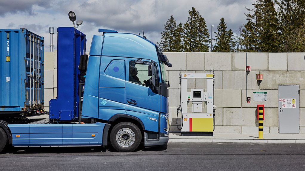 A hydrogen-fuelled truck