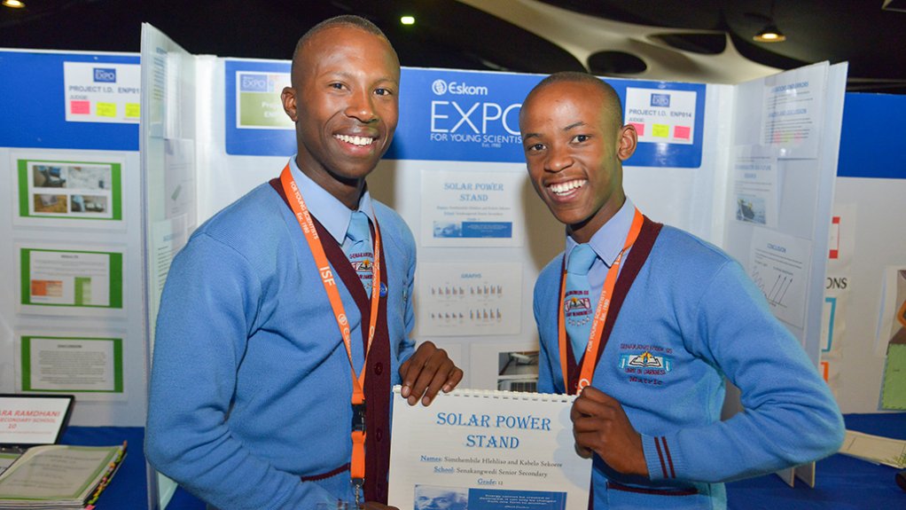 Image of Kabelo Sekoere and Simthembile Hlehliso at the Eskom Expo international Science Fair 